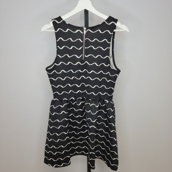 H&M Divided  Dress - Picture 3 of 3
